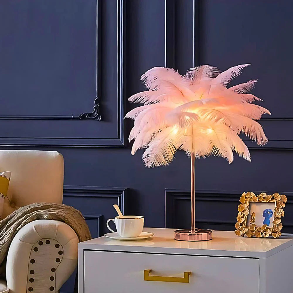 Aurora Feather-lampe – Elegant mykt lys for hjem og dekor