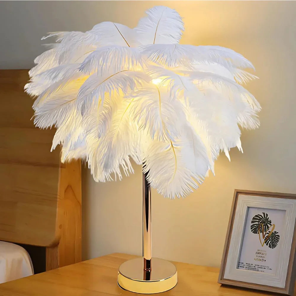 Aurora Feather-lampe – Elegant mykt lys for hjem og dekor
