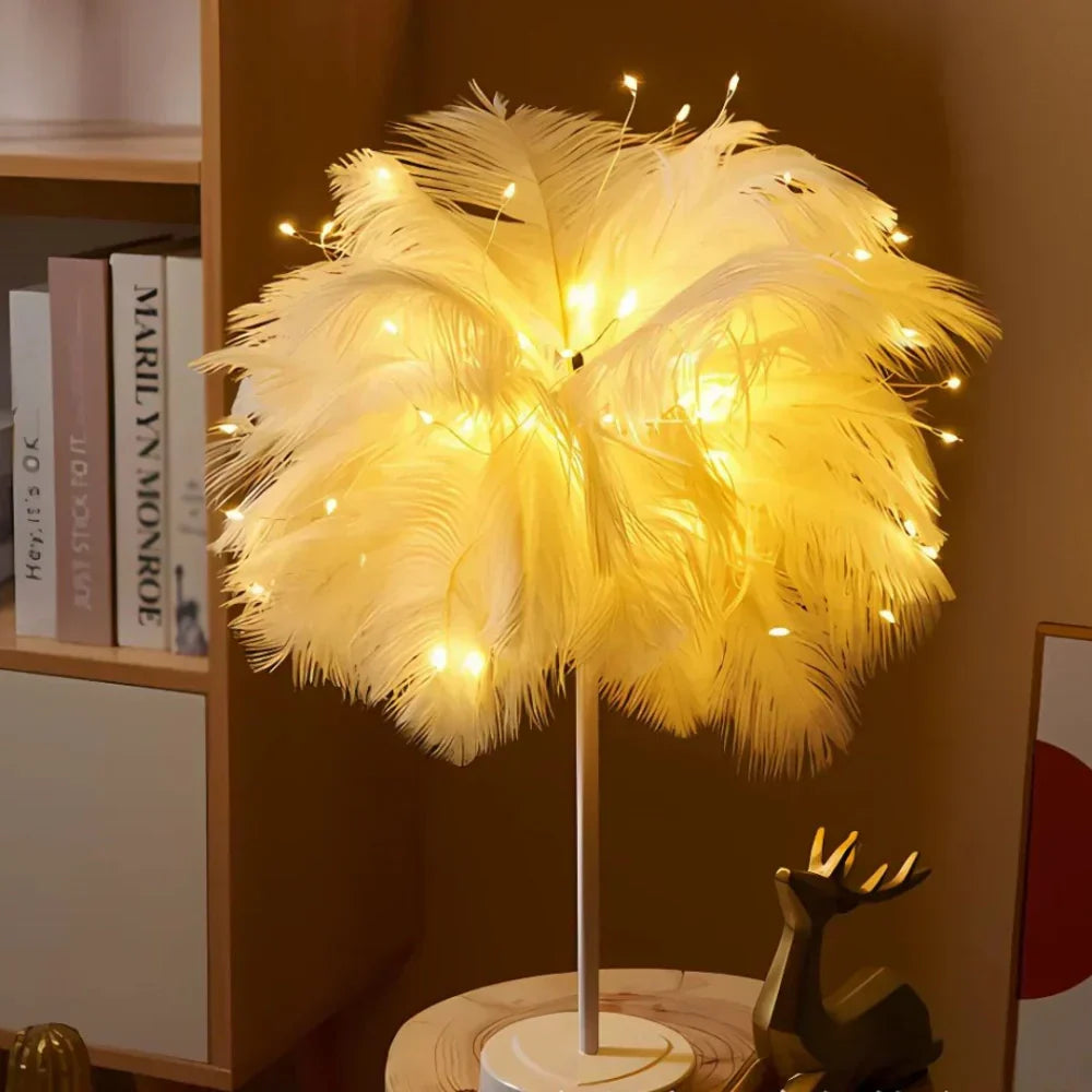 Aurora Feather-lampe – Elegant mykt lys for hjem og dekor