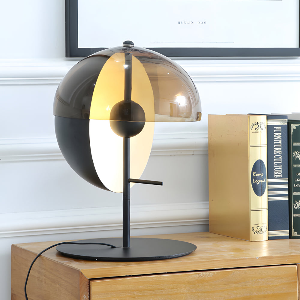 Theia - Tischlampe mit vertikaler Halbkugel und horizontalem Rauchglasschirm