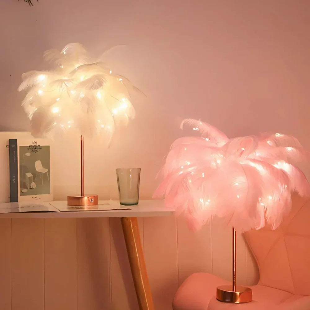 Aurora Feather-lampe – Elegant mykt lys for hjem og dekor