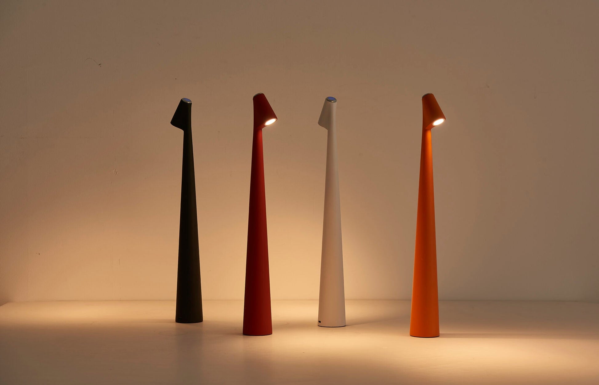 Minimalistisches nordisches Design Tischlampe | Kabellos | LED | Leselampe | Esszimmerlampe