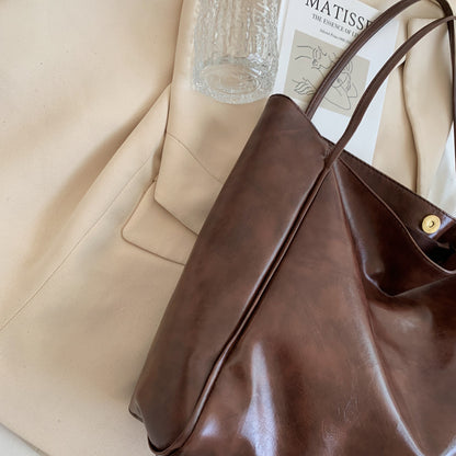 Sac Fourre-Tout Élégant en Cuir Vegan – Style et Polyvalence