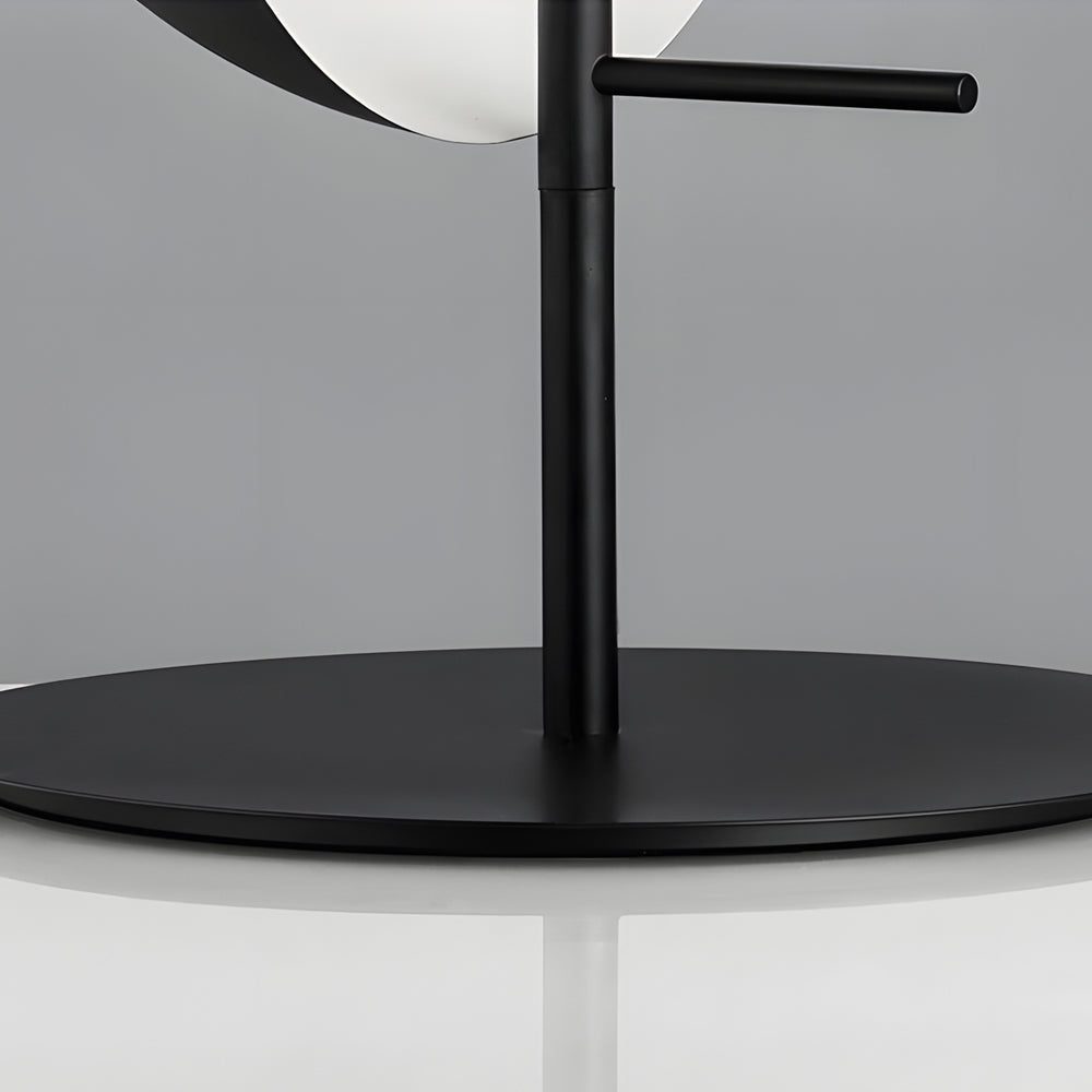 Theia - Tischlampe mit vertikaler Halbkugel und horizontalem Rauchglasschirm