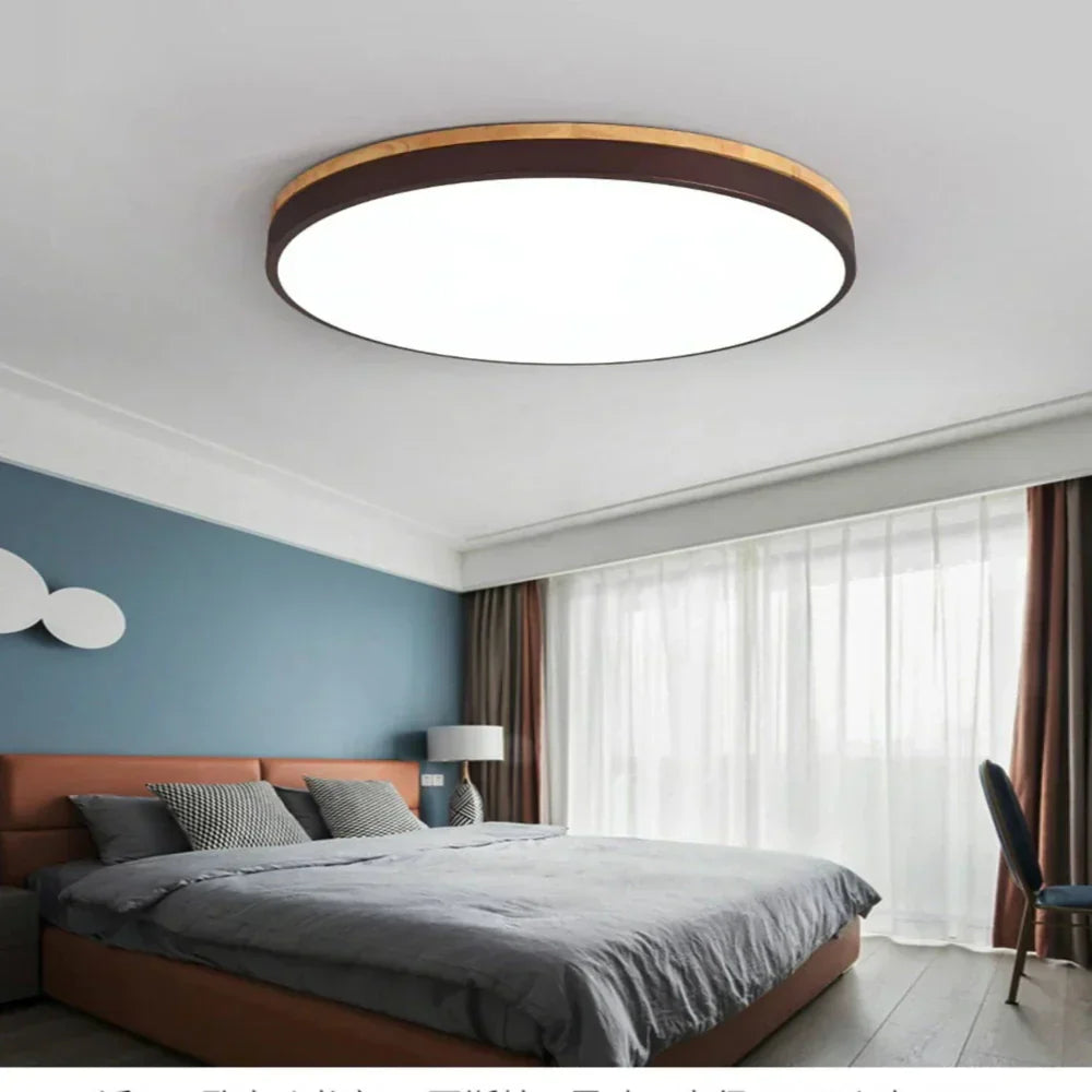 Taklampe laget av naturlig tre - Nordisk minimalistisk design