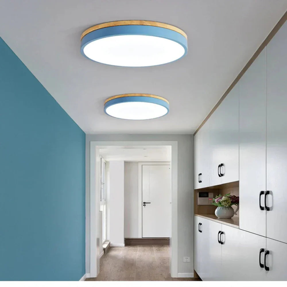 Taklampe laget av naturlig tre - Nordisk minimalistisk design