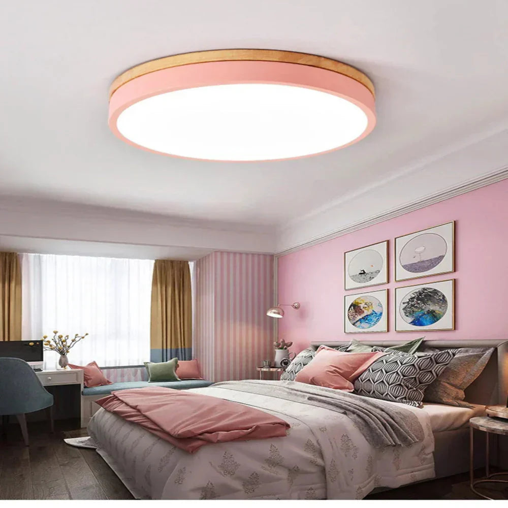 Taklampe laget av naturlig tre - Nordisk minimalistisk design