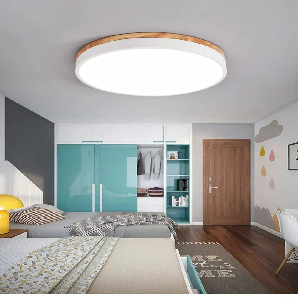 Taklampe laget av naturlig tre - Nordisk minimalistisk design
