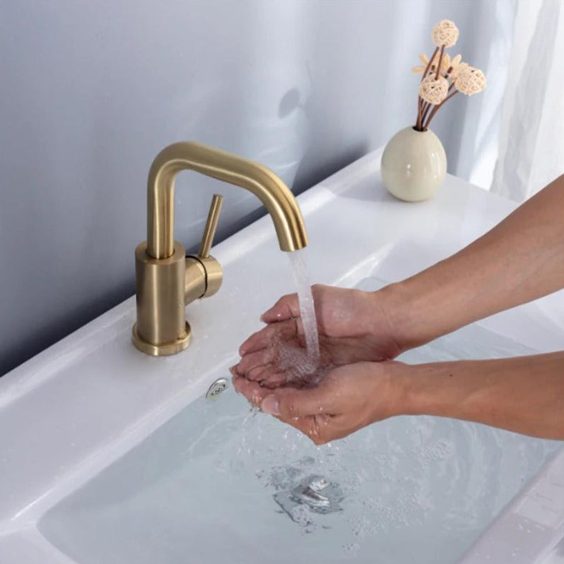 Classic Brass Single Handle Bathroom Faucet