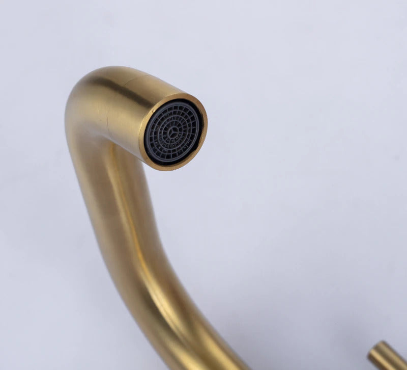 Classic Brass Single Handle Bathroom Faucet