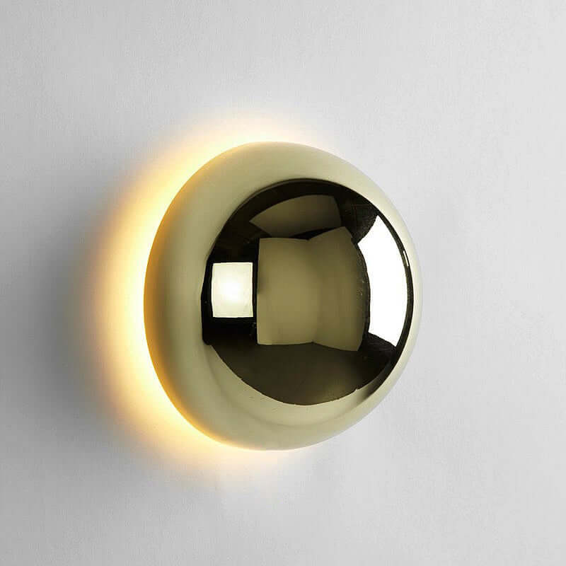 Minimalist Bauhaus wall light 2
