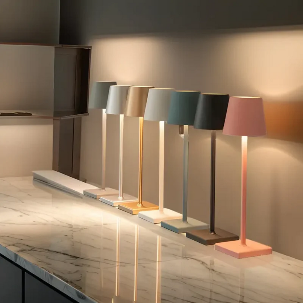 Multifunktionell trådlös uppladdningsbar bordslampa - Nordicaura