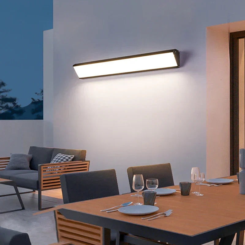 PatioGlow - Vodotěsné LED nástěnné svítidlo
