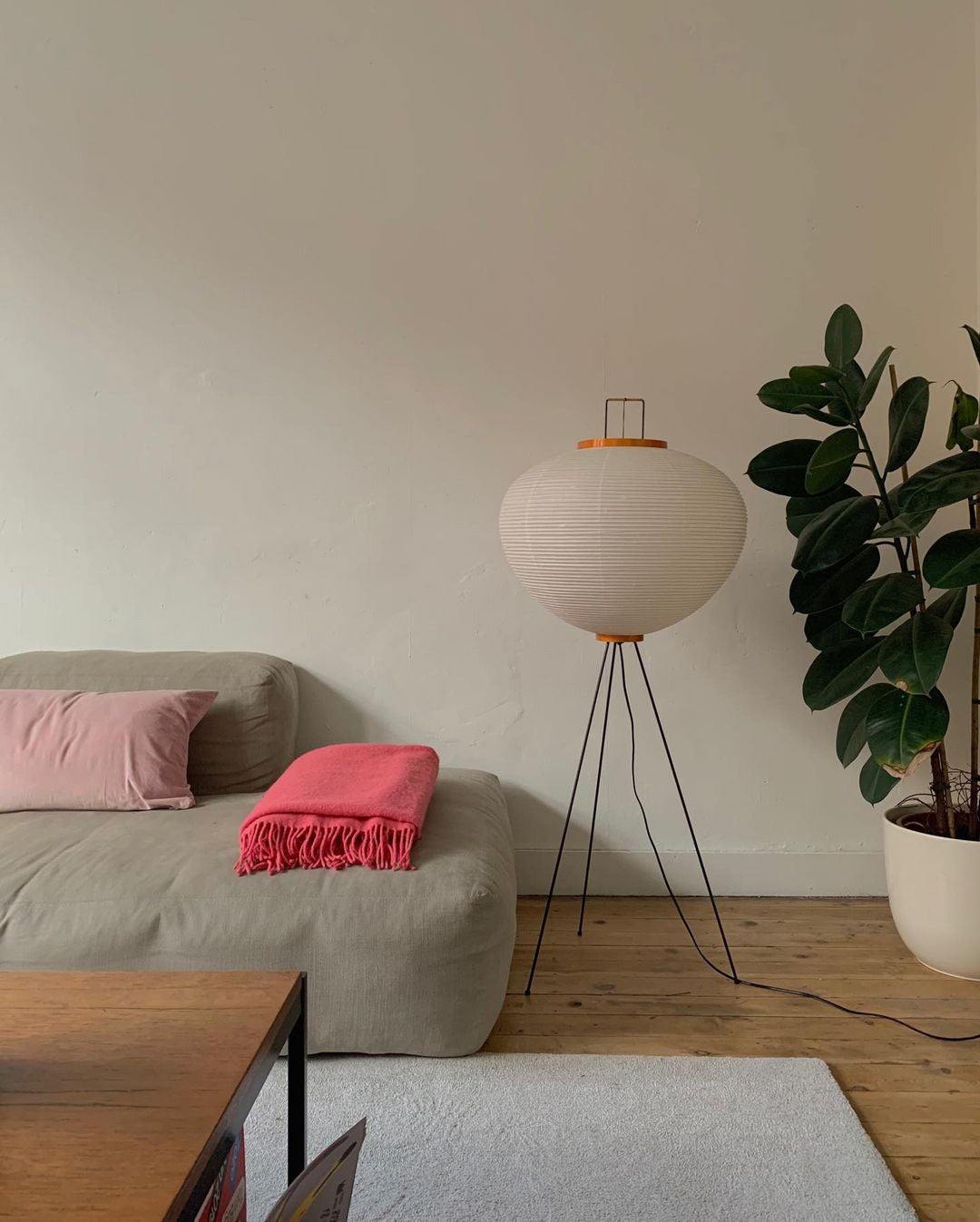 Hikaru – Rice Paper Floor Lamp