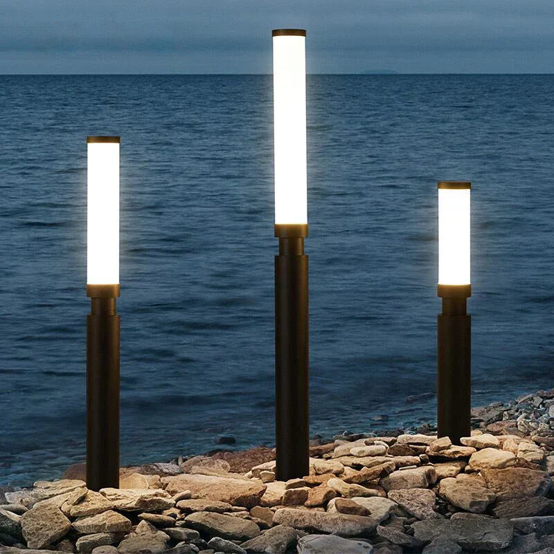 Lampe sur pied étanche en bois