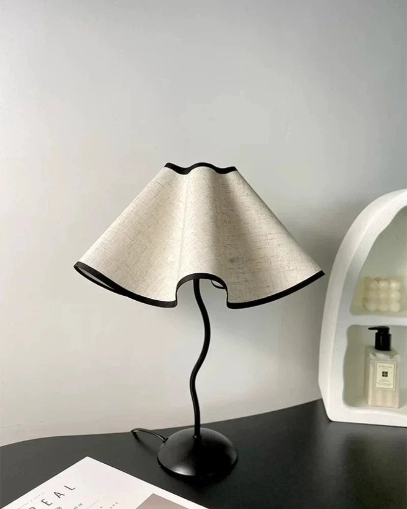 Vågig Bordslampa