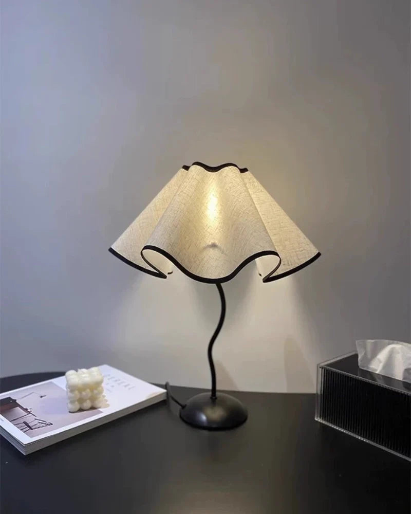 Vågig Bordslampa