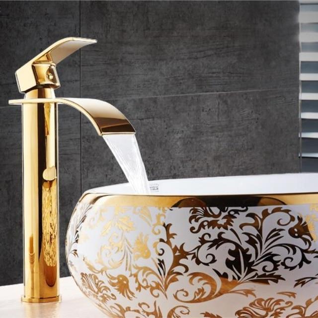 Robinet de salle de bain de luxe cascade en laiton doré et blanc - Robinet de lavabo contemporain à montage sur plage avec poignée unique
