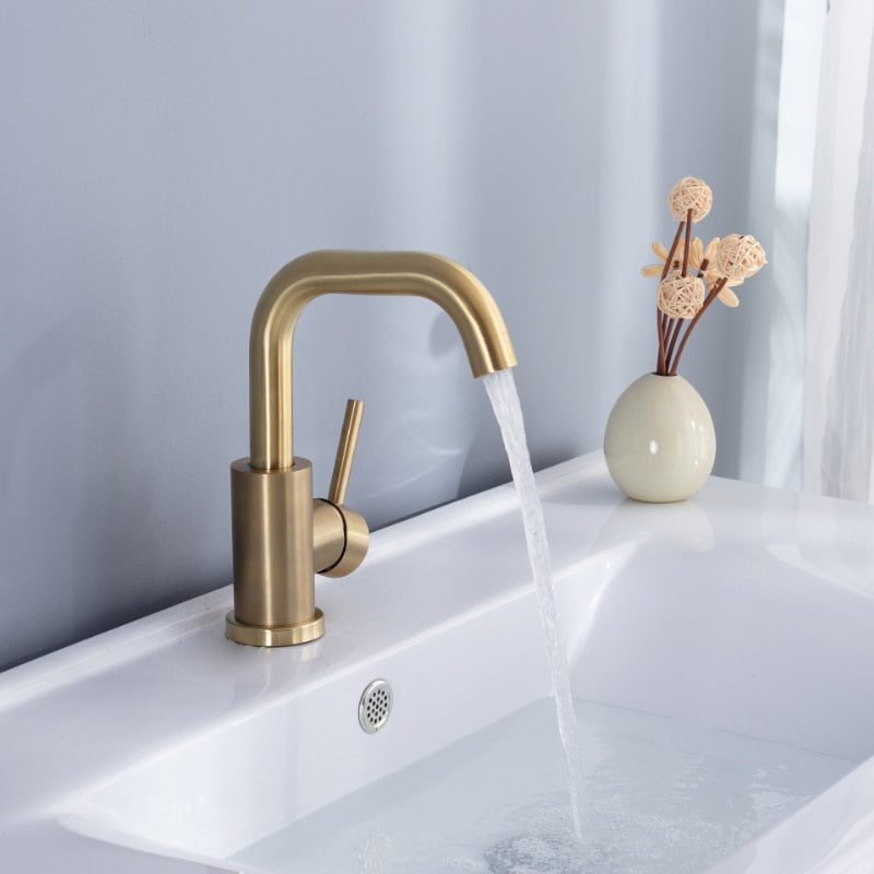 Classic Brass Single Handle Bathroom Faucet
