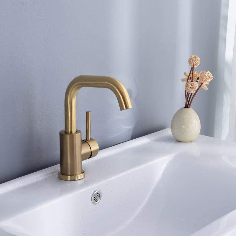 Classic Brass Single Handle Bathroom Faucet