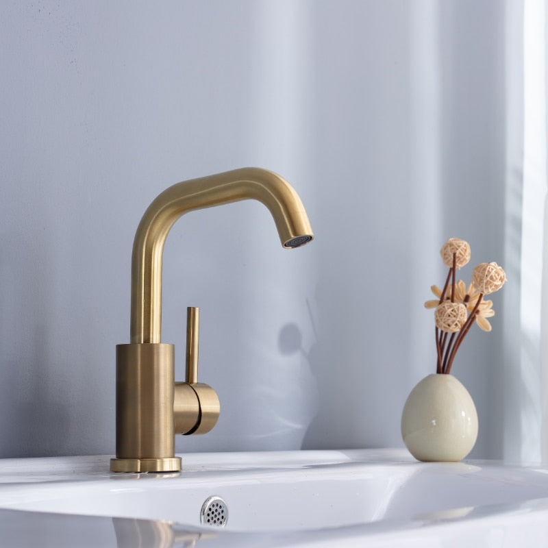 Classic Brass Single Handle Bathroom Faucet