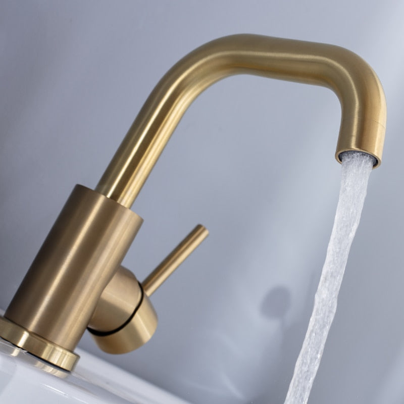 Classic Brass Single Handle Bathroom Faucet