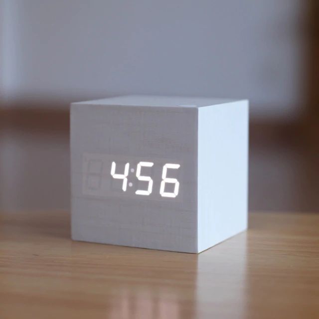 Horloge de table numérique Cube