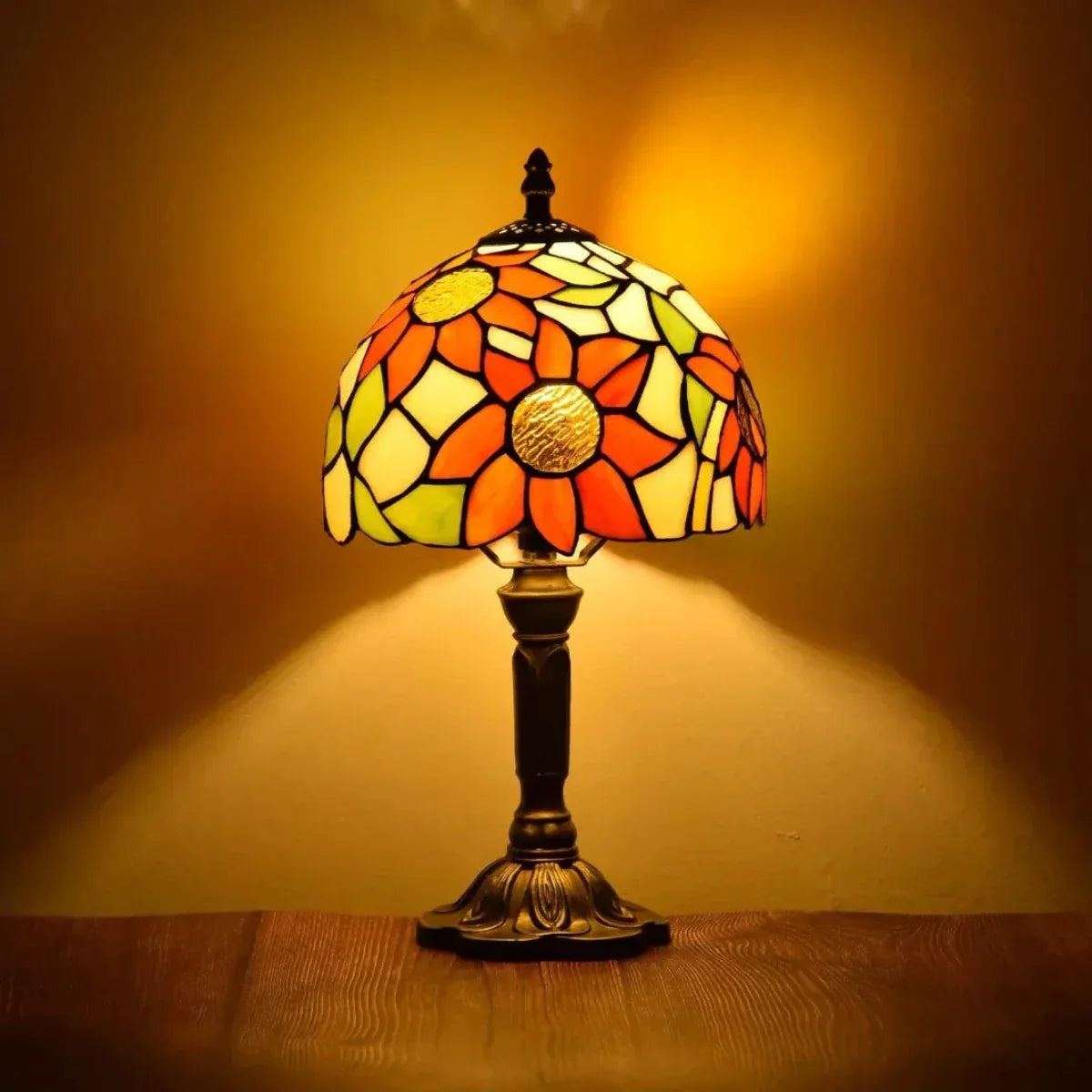 Lampe en vitrail style Tiffany vintage – Éclairage d'ambiance élégant
